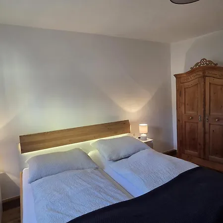 Resi's Stadthaus Apartment