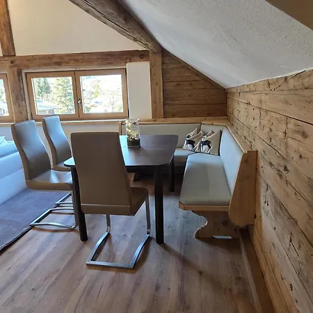 Resi's Stadthaus Apartment Kitzbuhel