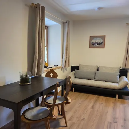 Resi's Stadthaus Apartment *