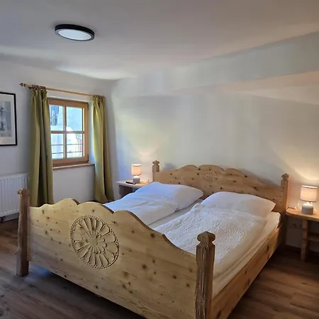 Resi's Stadthaus Appartement *